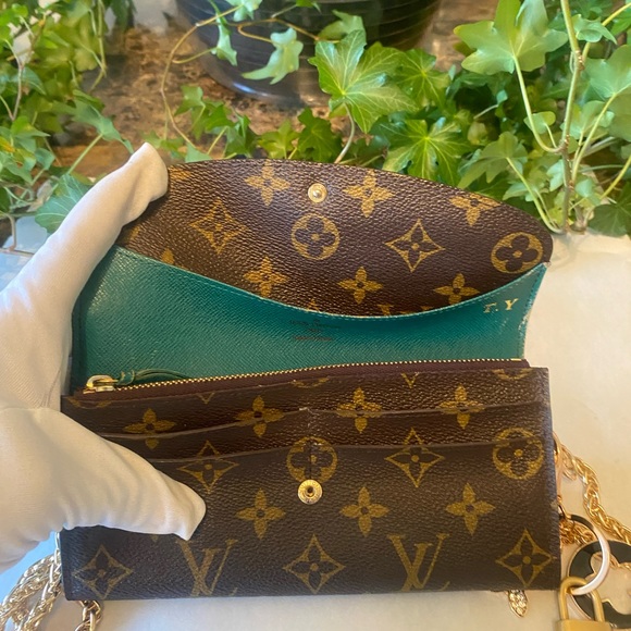 Louis Vuitton Emilie Monogram Wallet on Chain - Picture 13 of 14